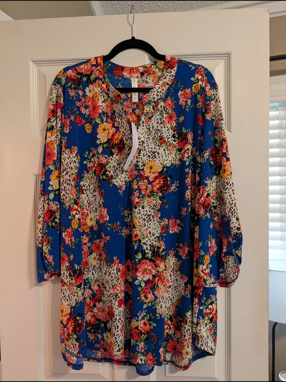 BNWT Dear Scarlett Floral Blue Tunic Blouse with Animal Print Size 2x